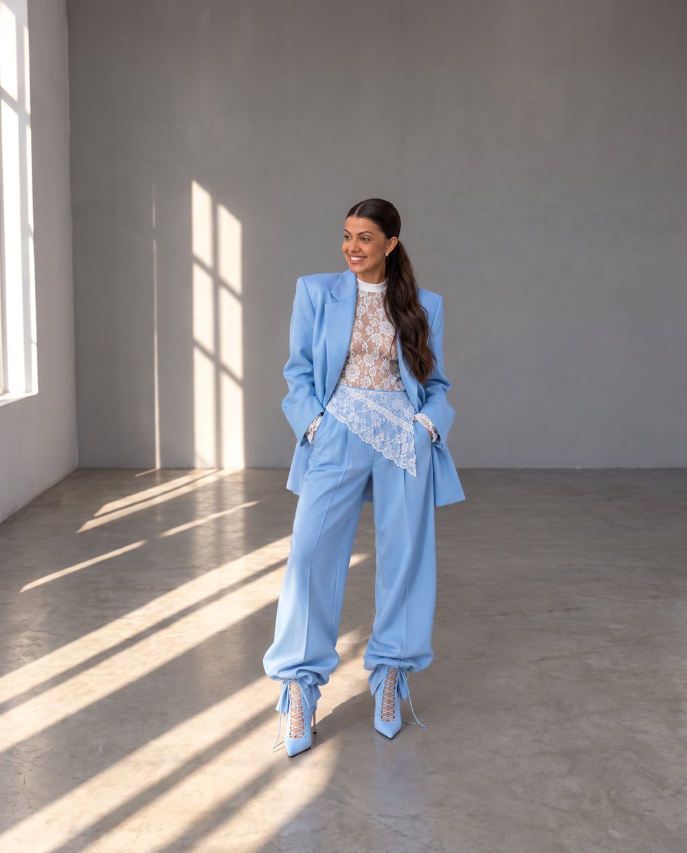 Look de campanha da Greice feito com IA